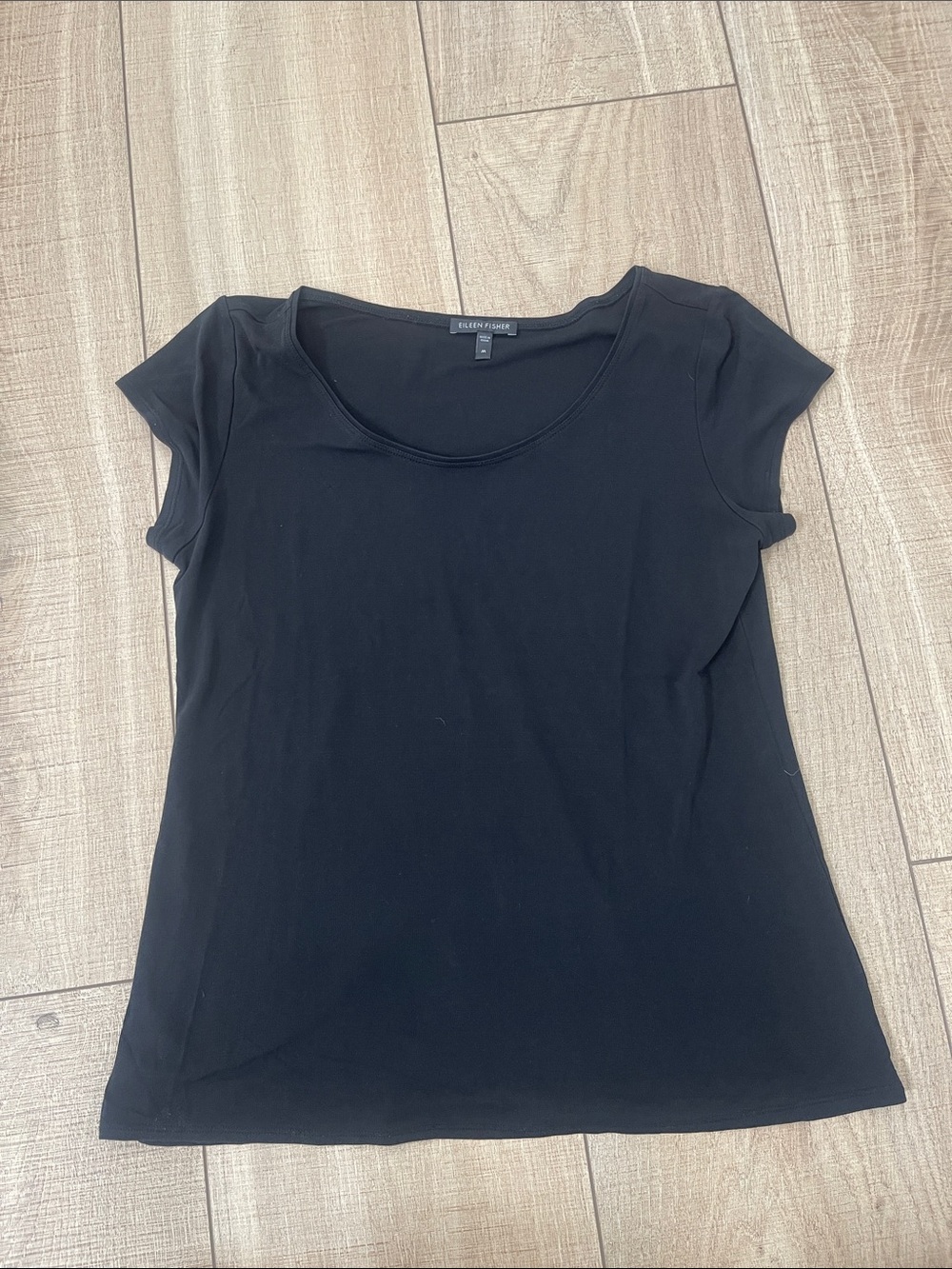 Eileen Fisher Black Short Sleeve Scoop Neck Tee 100% Silk